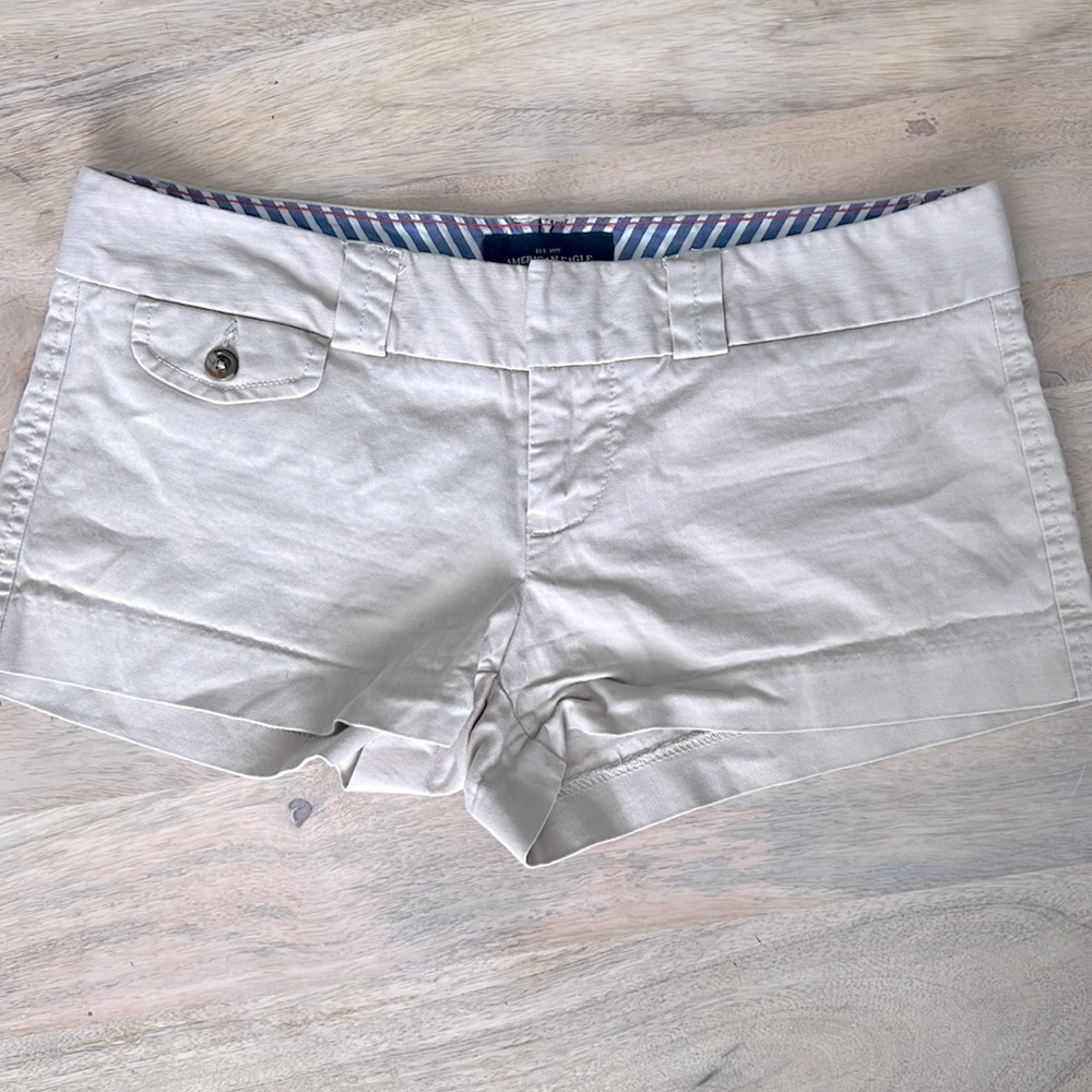 AMERICAN EAGLE OUTFITTERS Shorts
